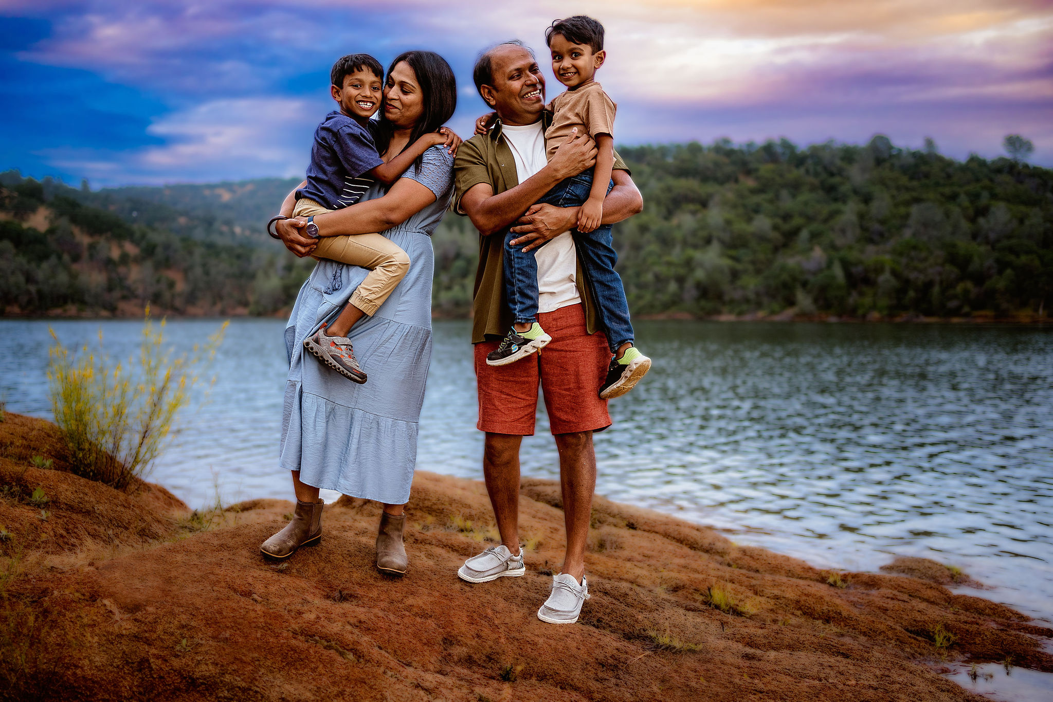 sweet family moment on red rocks 
Sacramento and Placer County photographer